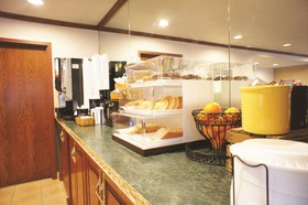 La Quinta Inn by Wyndham Indianapolis Airport Executive Dr