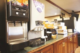 La Quinta Inn by Wyndham Indianapolis Airport Executive Dr