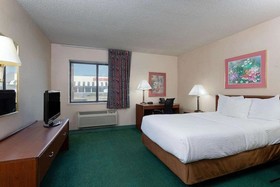 Norwood Inn & Suites Indianapolis