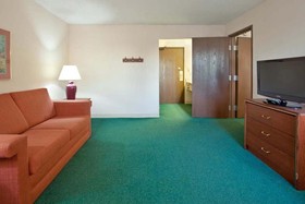 Norwood Inn & Suites Indianapolis