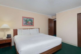 Norwood Inn & Suites Indianapolis