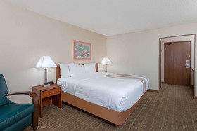 Norwood Inn & Suites Indianapolis