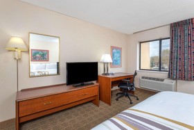 Norwood Inn & Suites Indianapolis