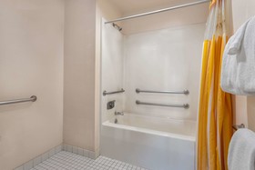 Norwood Inn & Suites Indianapolis