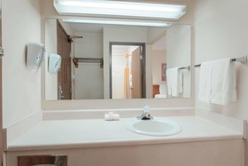 Norwood Inn & Suites Indianapolis