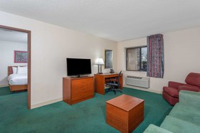 Norwood Inn & Suites Indianapolis