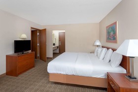 Norwood Inn & Suites Indianapolis