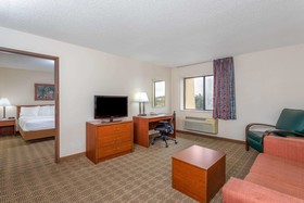 Norwood Inn & Suites Indianapolis