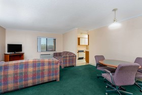 Norwood Inn & Suites Indianapolis