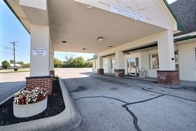 HomeTowne Studios by Red Roof Indianapolis