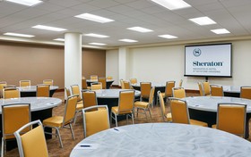 Sheraton Indianapolis Hotel at Keystone Crossing