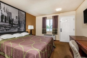 Super 8 by Wyndham Indianapolis/NE/Castleton Area