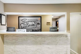 Super 8 by Wyndham Indianapolis/NE/Castleton Area