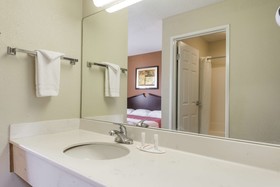Super 8 by Wyndham Indianapolis/NE/Castleton Area
