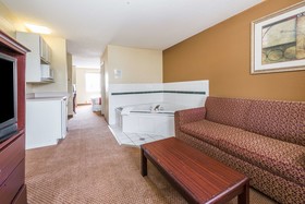 Super 8 by Wyndham Indianapolis/NE/Castleton Area