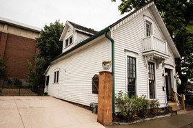 Villa on Meridian - Carriage House