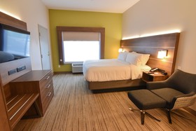 Holiday Inn Express & Suites Indianapolis Northwest