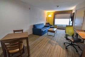 Holiday Inn Express & Suites Indianapolis Northwest