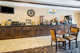 Days Inn & Suites by Wyndham Jeffersonville IN