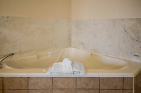 Quality Suites Jeffersonville