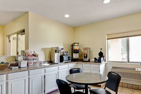 Super 8 by Wyndham Kokomo