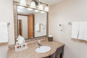 Baymont Inn & Suites by Wyndham Lafayette / Purdue Area