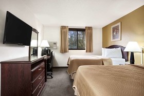 Travelodge by Wyndham La Porte/Michigan City Area