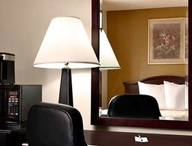 Travelodge by Wyndham La Porte/Michigan City Area