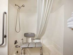 Travelodge by Wyndham La Porte/Michigan City Area