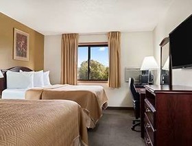Travelodge by Wyndham La Porte/Michigan City Area