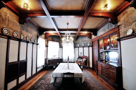 Solomon Mier Manor