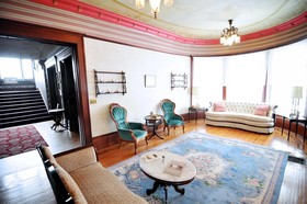 Solomon Mier Manor