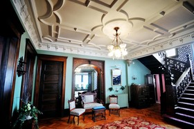 Solomon Mier Manor