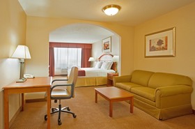 Holiday Inn Express & Suites Logansport