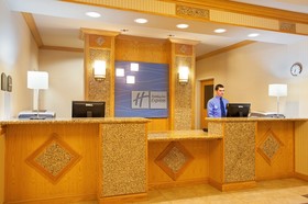 Holiday Inn Express & Suites Logansport