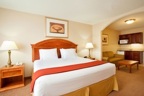 Holiday Inn Express & Suites Logansport