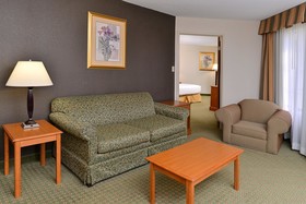 Holiday Inn Express & Suites Madison
