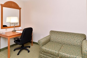 Holiday Inn Express & Suites Madison