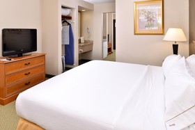 Holiday Inn Express & Suites Madison