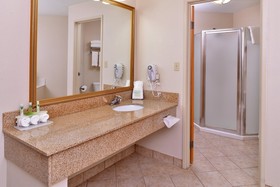 Holiday Inn Express & Suites Madison