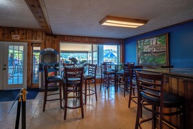 Riverboat Inn & Suites