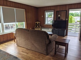 Riverboat Inn & Suites