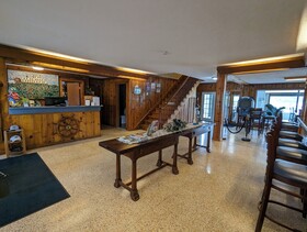 Riverboat Inn & Suites