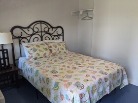 Riverboat Inn & Suites