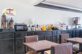 Super 8 by Wyndham Madison/Hanover Area