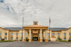 Comfort Suites
