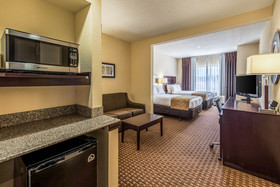 Comfort Suites