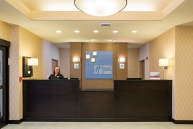 Holiday Inn Express & Suites Martinsville-Bloomington Area