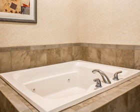 Comfort Suites