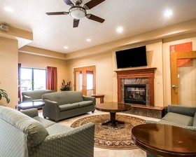 Comfort Suites
